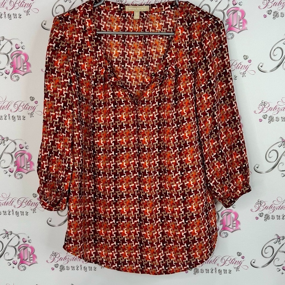 Banana Republic shirt long sleeve flowy Red orange White Patterned Blouse